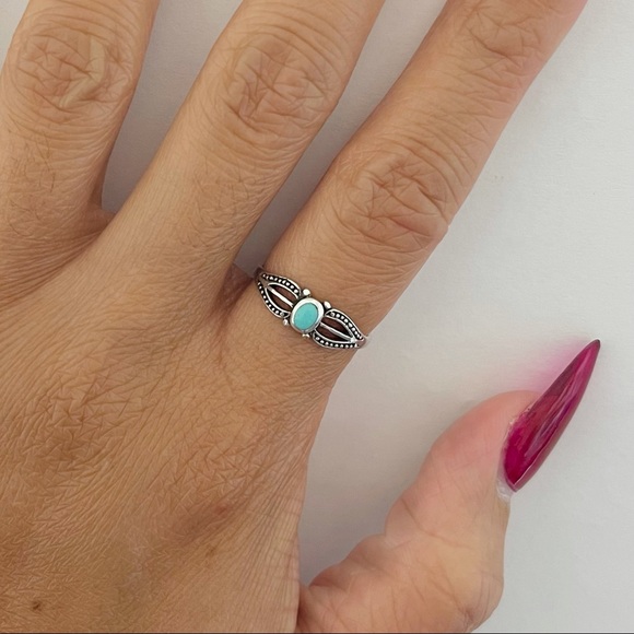 Sterling silver dainty turquoise ring - Picture 7 of 9